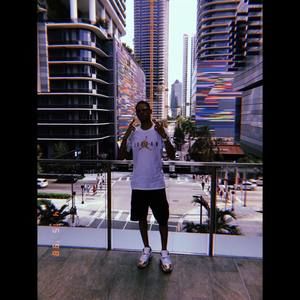 Meet your Posher, Gustavo j.